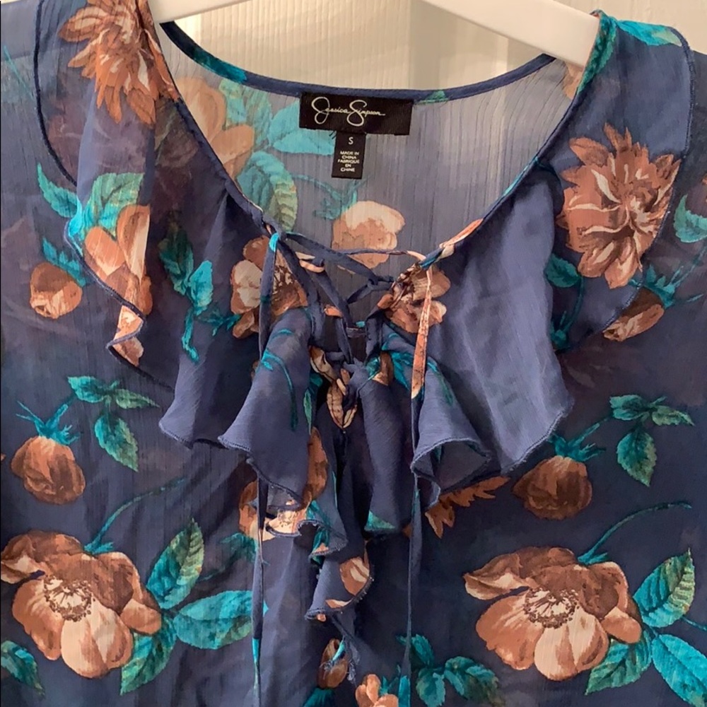 Jessica Simpson Floral Ruffled Shear Top - Picture 4 of 6